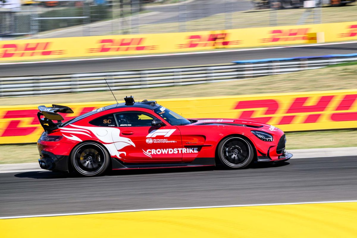 A Mercedes megerősítette, hogy az idei F1-es szezonban ők biztosítják a biztonsági autót minden versenyre