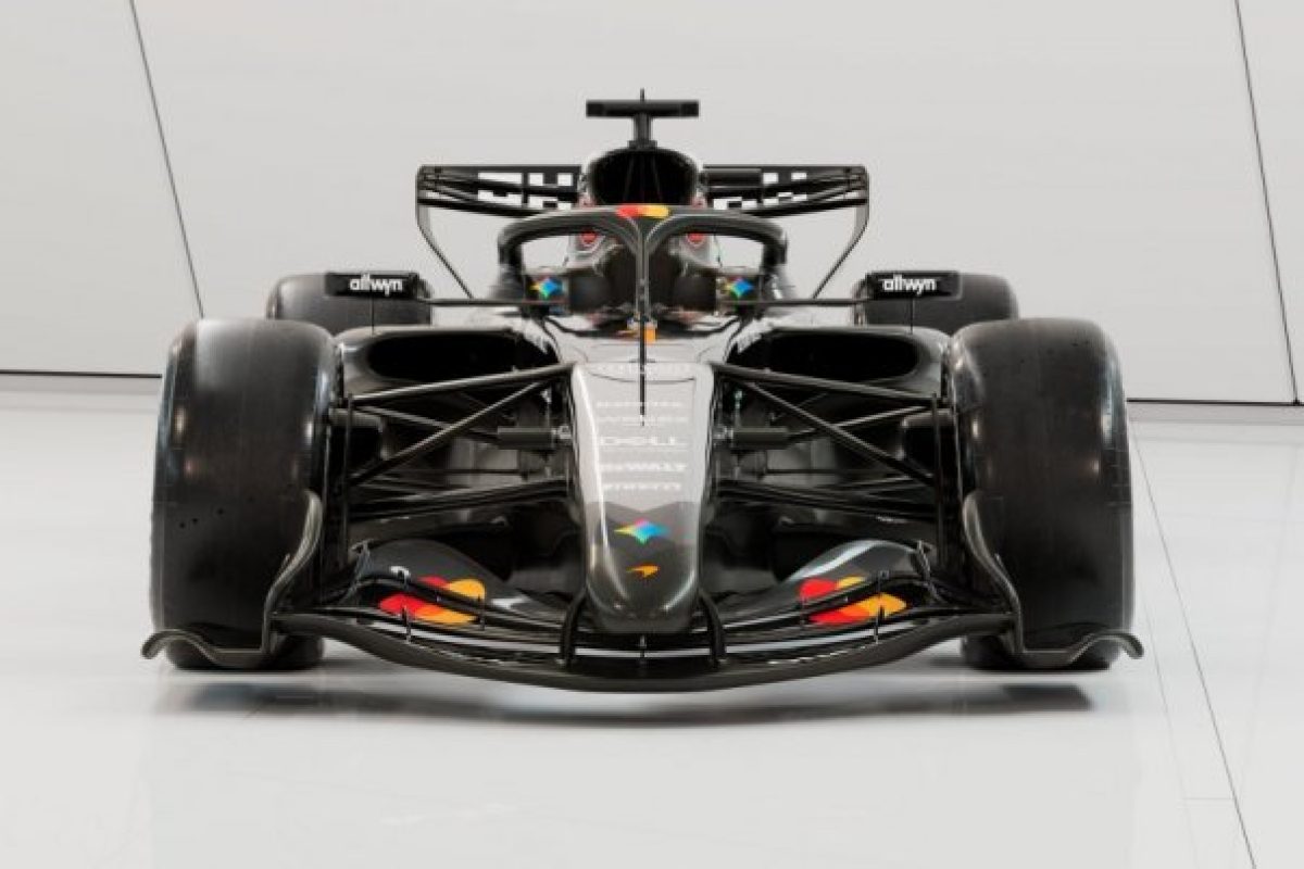 Kipróbálták a világ legújabb F1-es McLarenjét tesztfestéssel