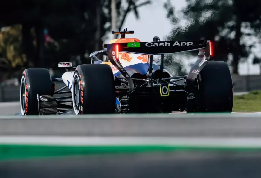 Az F1-es pilóták meglepődtek: „Nagyon más” az idei autók vezetése Barcelonában