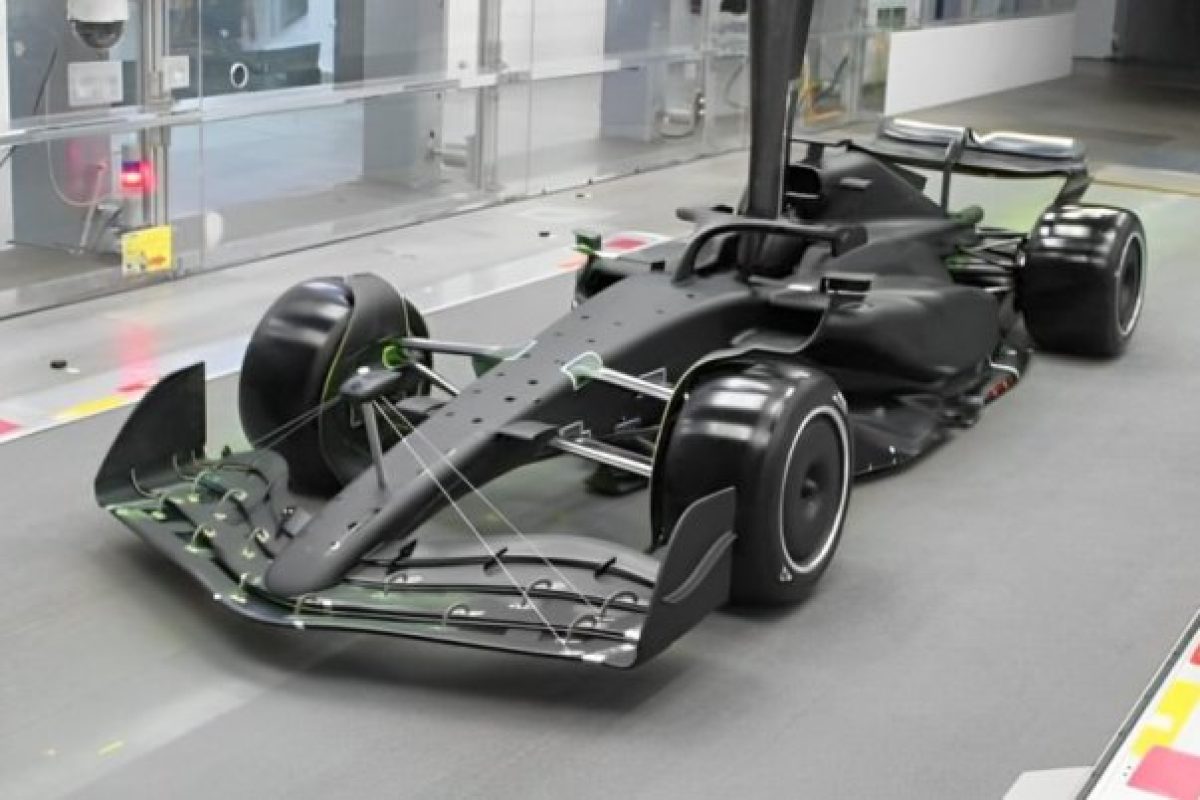 Mario Andretti az F1-be való beszállása a motorsport világában nagy visszhangot keltene, ezáltal a címe lehetne: „Andretti bejelentése: Az F1 mezőnyében?