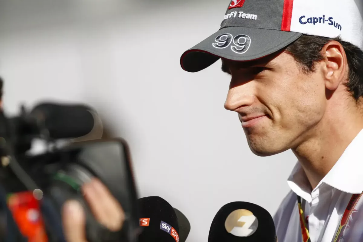 A titokzatos konfliktus: Orosz zsoldosok és az ex-F1 pilóta összeütközése