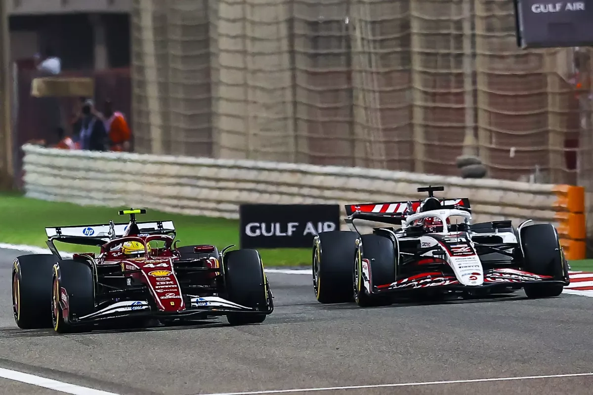 Éles indulás az F1 szezonban: az ügyfélcsapat visszalépése a Ferraritól