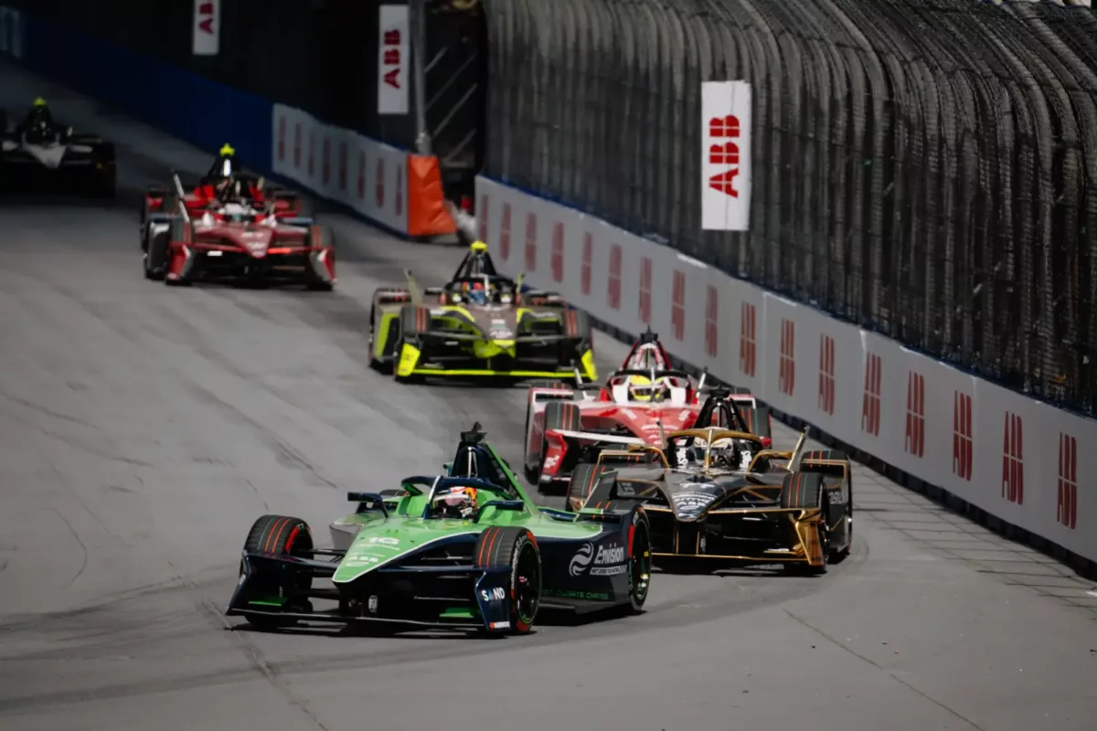 A Formula E ünnepel és izgalommal teli a bajnoki cím sorsa – menetrend szerint