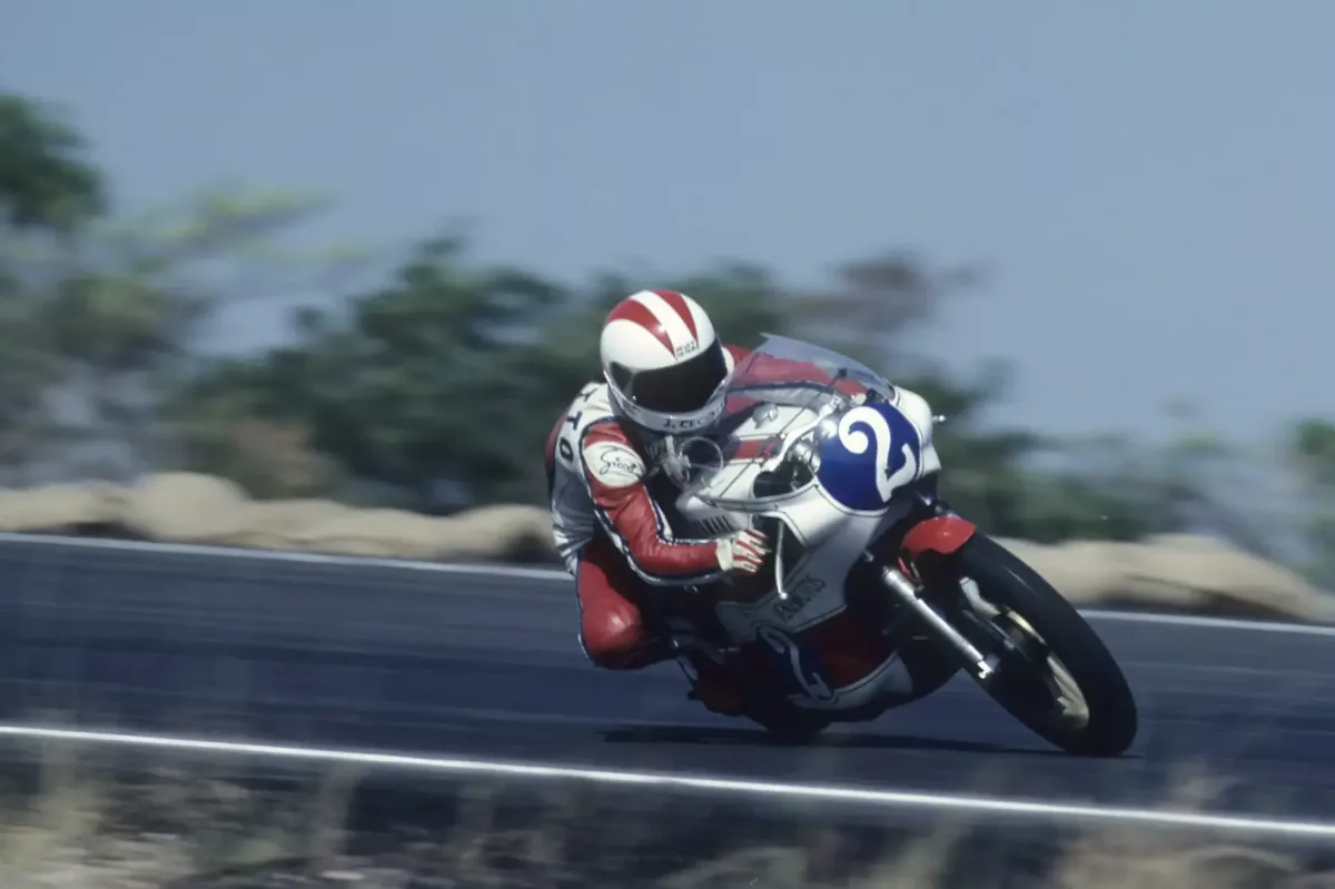 Az első 20 éven aluli világbajnok duplázó debütálása és váratlan áttörése a motorsport világába