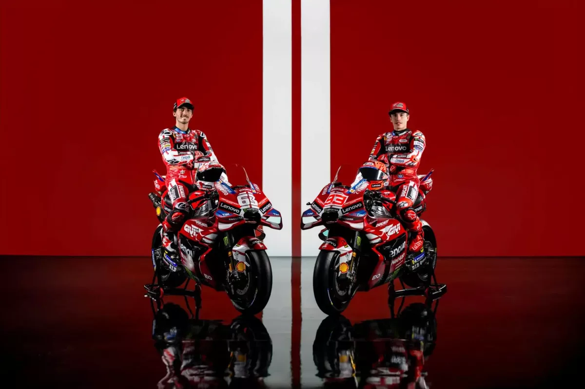 Kemény csaták az élet és a címekért – a Ducati 2026-os motor bemutatkozása (videó, képek)