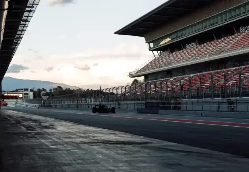 Az „Fórmula-1 új időszaka: Kövesd velünk a barcelonai tesztet ÉLŐ-ben