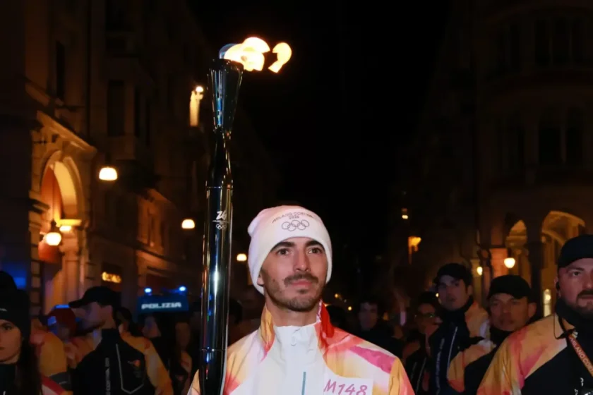 Az olimpiai láng látványos meggyújtása Bagnaia szülővárosában – videó
