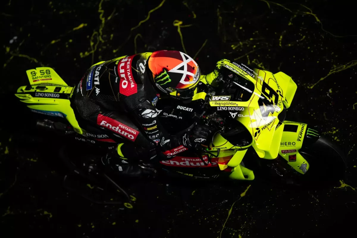 Valóban új irányba veszi a Rossi csapat a dizájnt – lenyűgöző képek