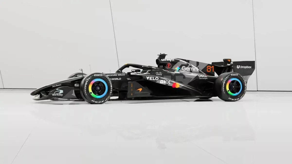 Különleges megjelenéssel leplezte le a McLaren új F1 autóját – fotók a premierről