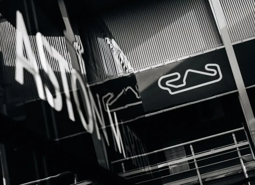 Alonsóék bosszúsága nő: Aston Martin ismét csúszik Barcelonában