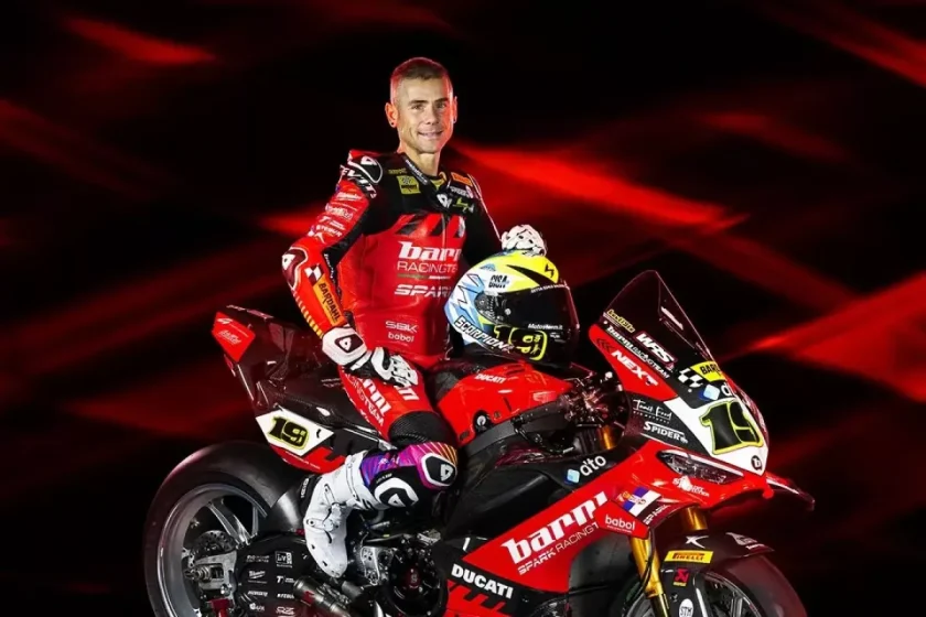 A Bautista által erősített csapat motorjának látványos átváltozása – Videó és képek