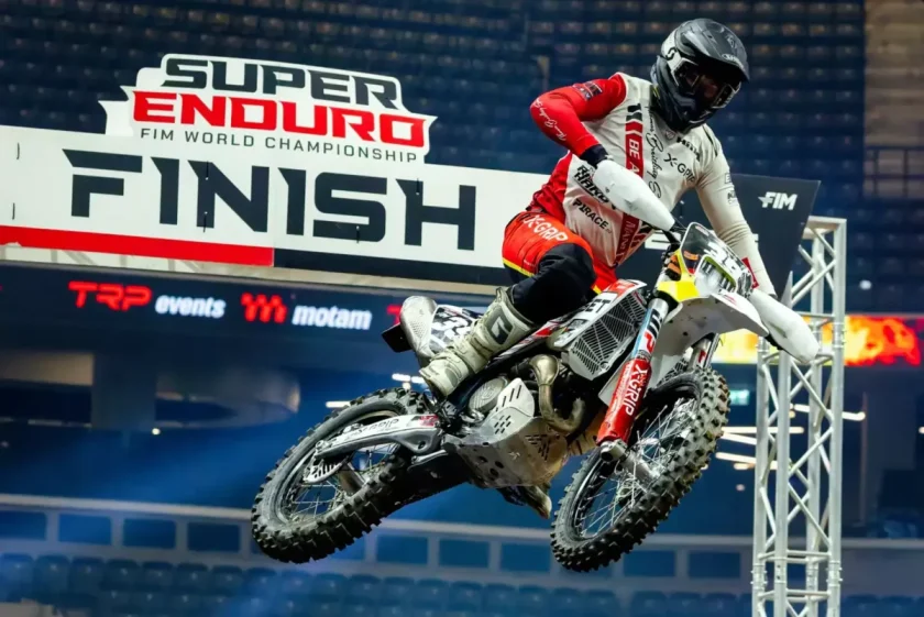 A magyar versenyzők három kategóriában öt döntős a Superenduro GP of Hungary esti programjában