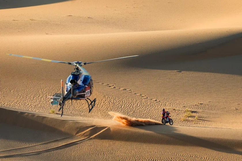 A Dakar 9. szakaszának útvonal tévútra viszi a motorosokat, amit Sanders jól kihasználhat