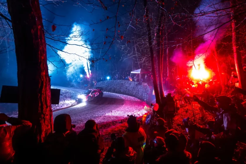 Solberg elhúzott, Neuville balesetet szenvedett a Montén – Péntek este