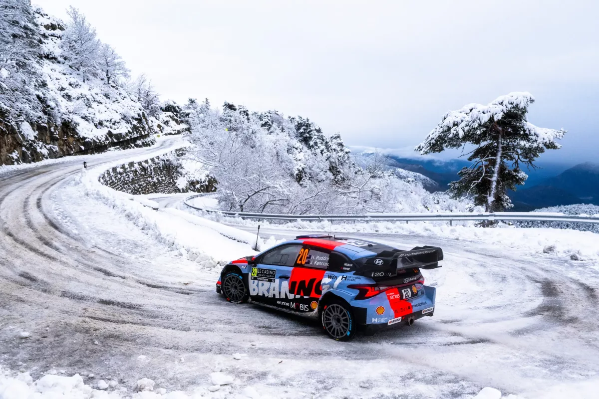 A „Paddon rettegése a Montéra visszatérése előtt