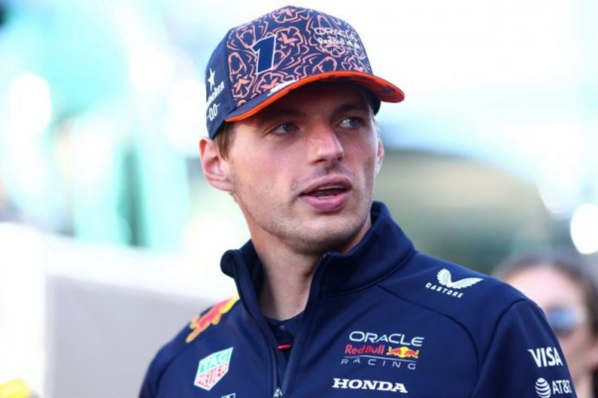 A garázsi munka túlsúlya: Verstappen a háttérben