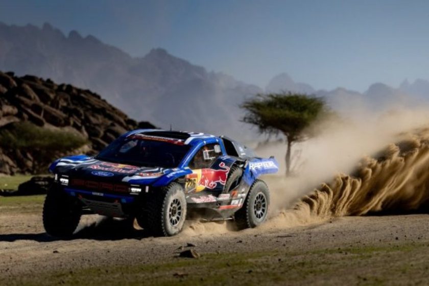 Dakar: Ekström tarol a Forddal a prológban