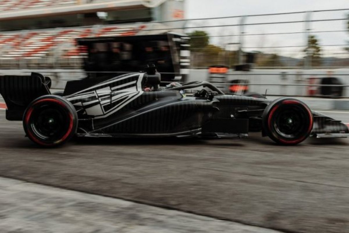 „Egyenesben jobb, kanyarban lassabb” – az F1-es pilóták első reakciói a 2026-os autókra