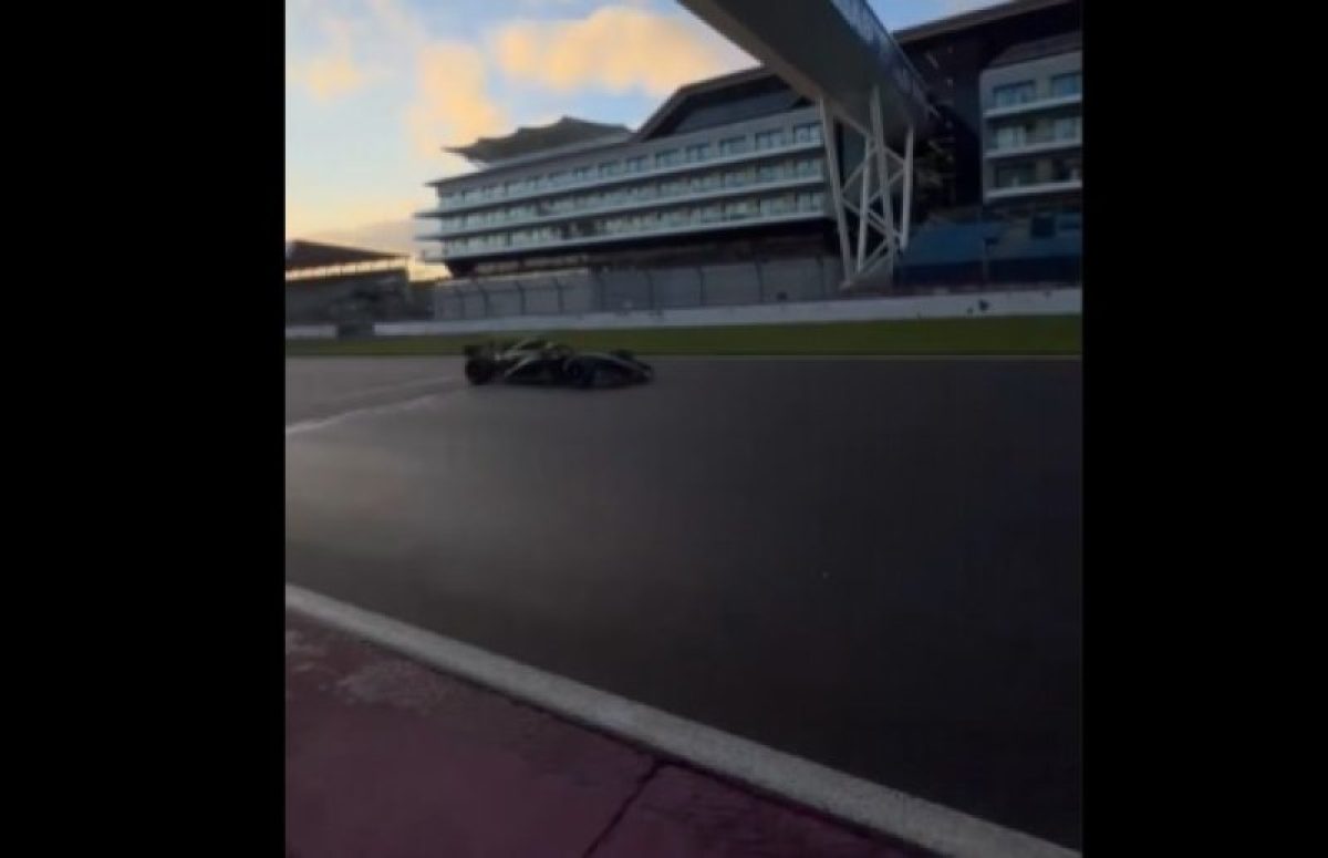 Mérföldkő: pályára vitte első F1-es autóját a Cadillac is