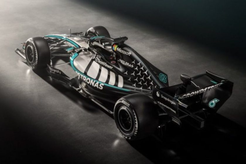 Az „Izgalom a 2026-os F1-es Mercedes meglátására” cím hatásos lehet.