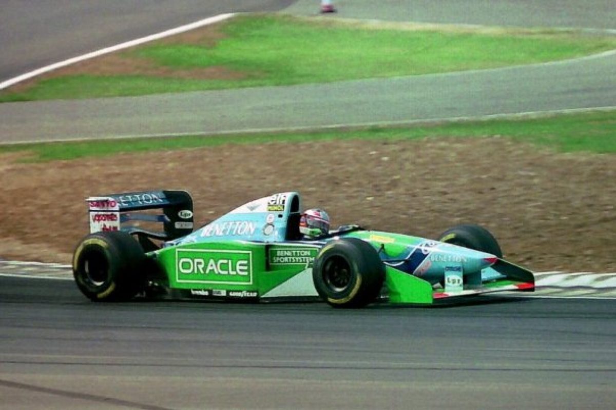 Legendás pilóta életét megidéző dokumentumfilm és LEGO-szett debütál!