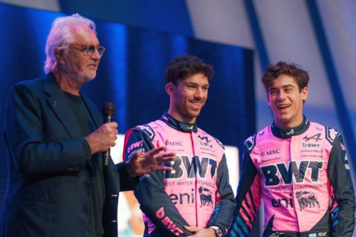 Az ambiciózus feltétel: Briatore követeli a Mercedes-motort az F1-es csapata számára