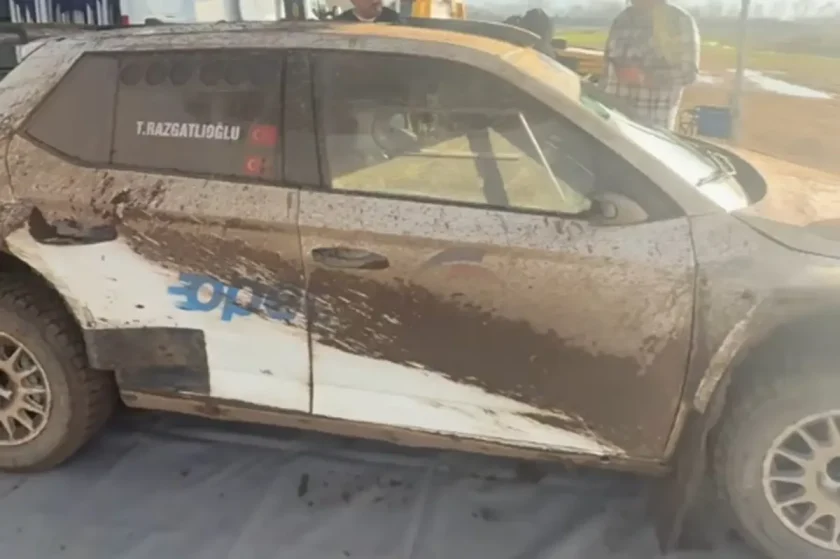 Razgatlıoğlu: Versenyautózás és pályabíróság – Egy nap kettő az Yamaha versenyzővel