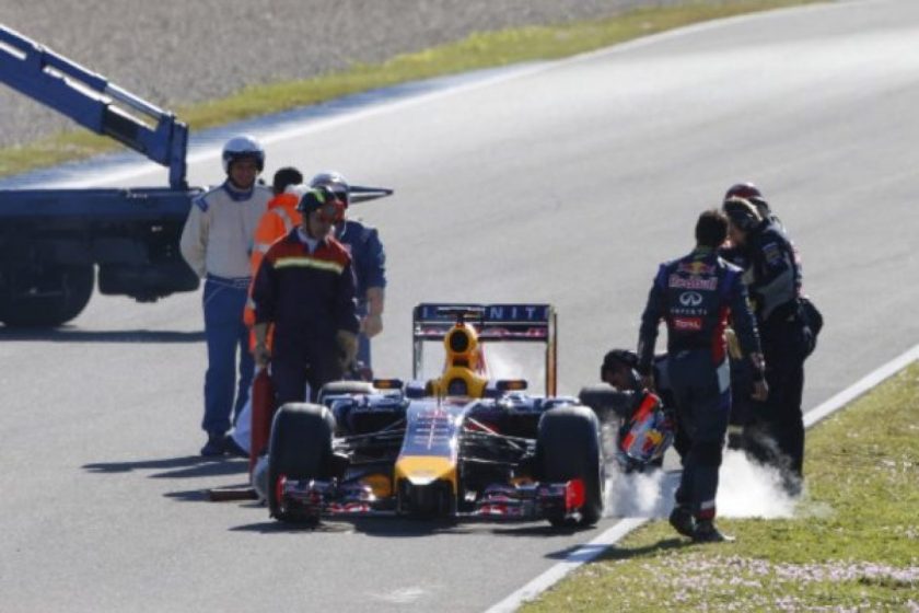 F1-Archív: Káosz és kihívások egy hibridéra bemutatásának első napján