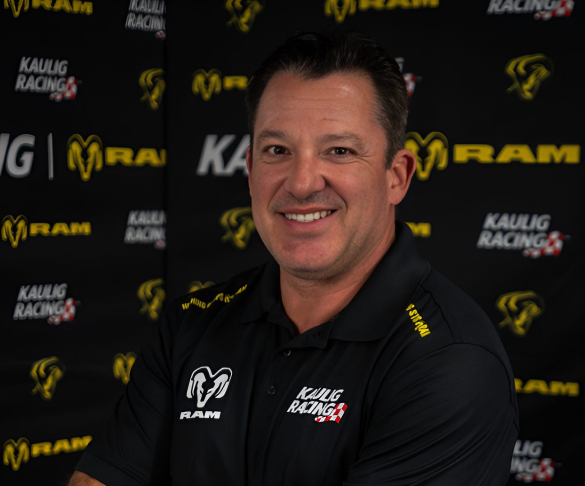 10 év után újra a NASCAR-ban versenyez a modern kori autósport egyik legnagyobb klasszisa –