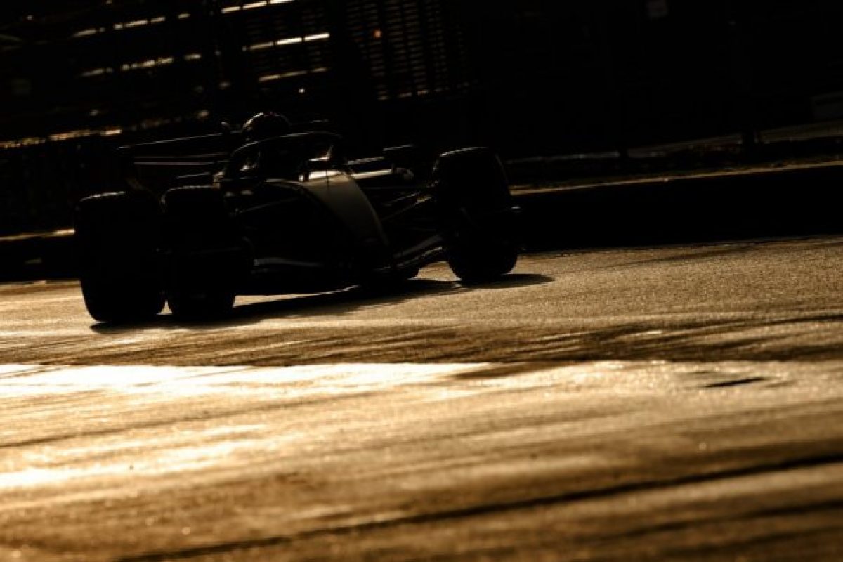 Gyors tempó a barcelonai F1-es teszt nyitónapján