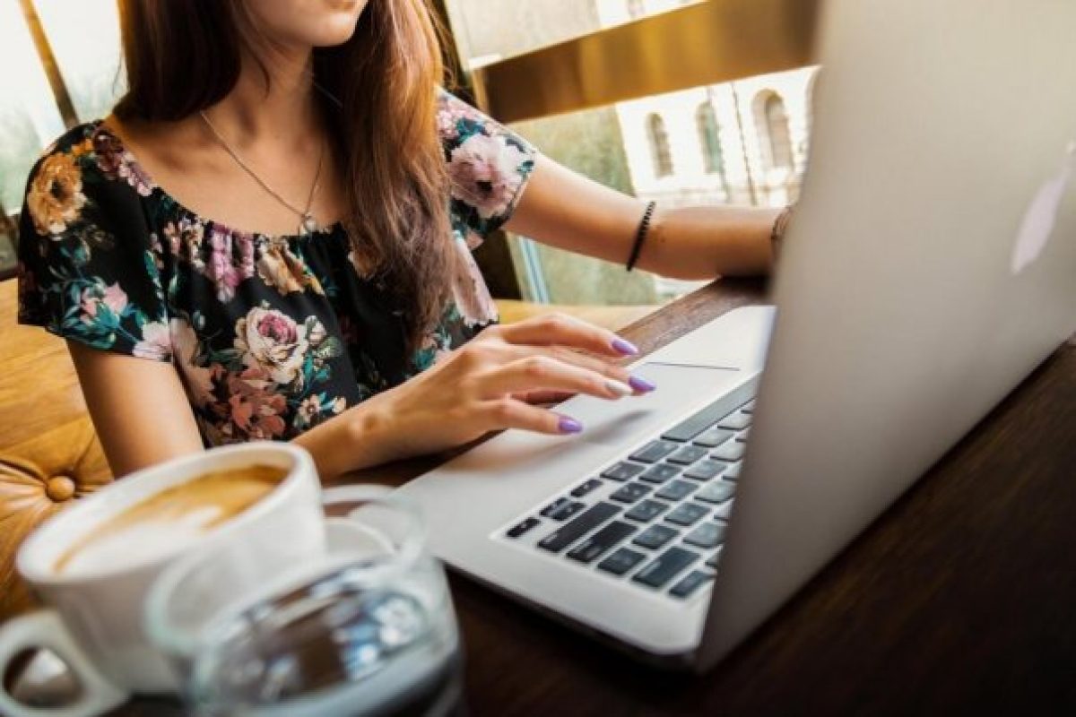 A digitális tér megújító hatása a nyelvi szakmák területén