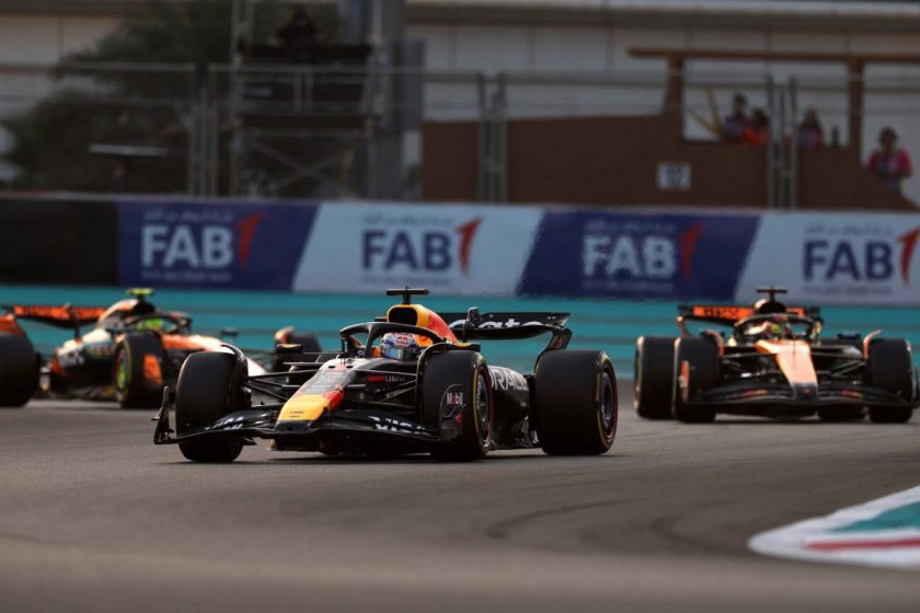 A Red Bull forradalmi pillanatának titka: a 2000 fős megmozdulás Milton Keynes-ben