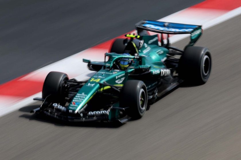 Alonso véleménye az Aston Martin nehézségeiről: „Előbb járnunk kell, mielőtt futni kezdünk.”