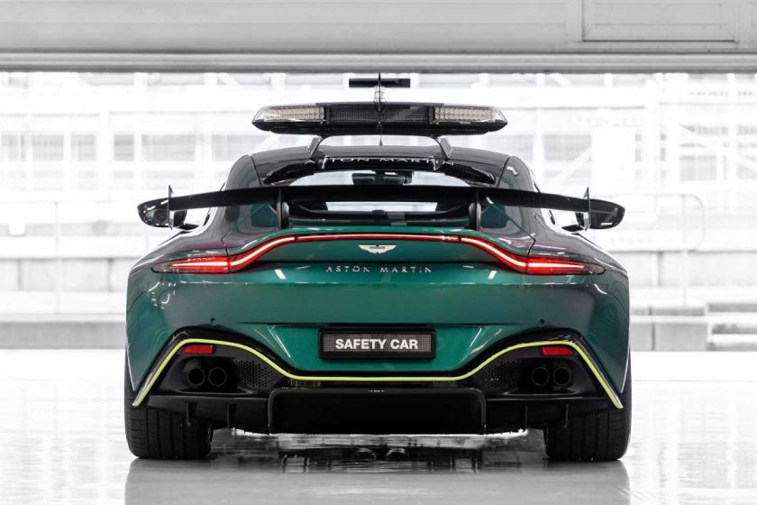 Eladó egy F1-es safety car: közel 260 millióért hirdetik