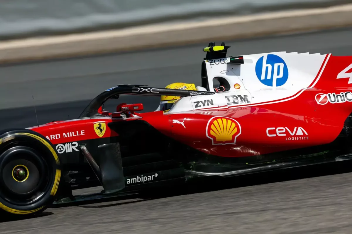 A Hamilton-Ferrari ütközet: A világot meglepetéssel akarta szolgálni a híres versenyző?