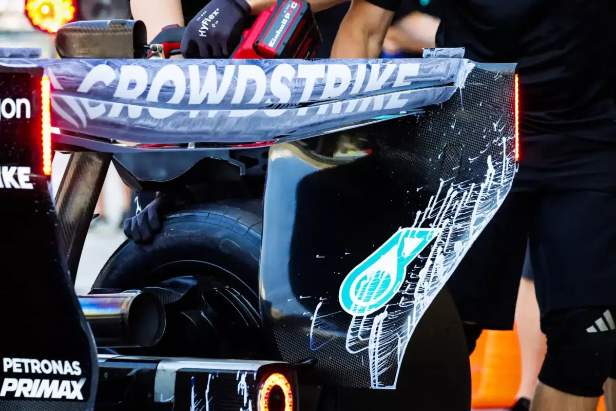 A versenyzőcsapatok trükkös szárnyakkal próbálkoznak a bahreini F1-es teszten