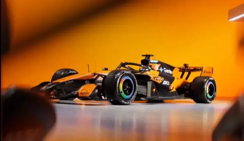 Egy egész várost felvillanyozott új autójával a címvédő, itt a McLaren MCL40