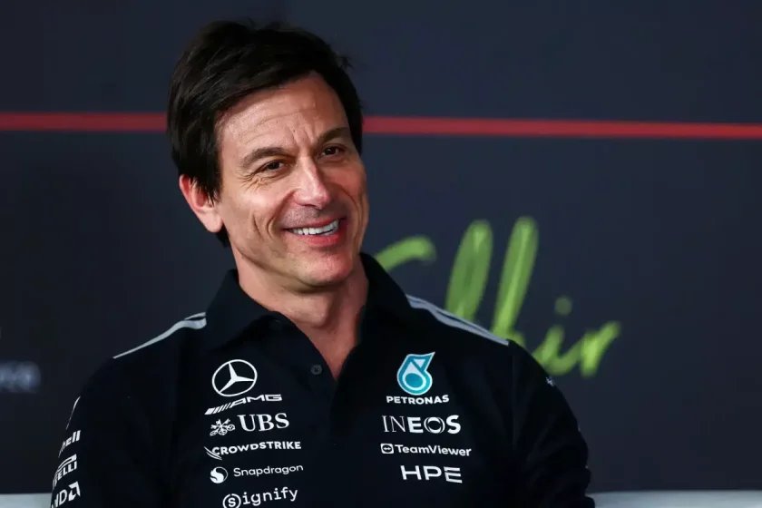 A Mercedes üzemanyagbotrány: Toto Wolff heves reakciója és a szabálytalanságok kockázatai