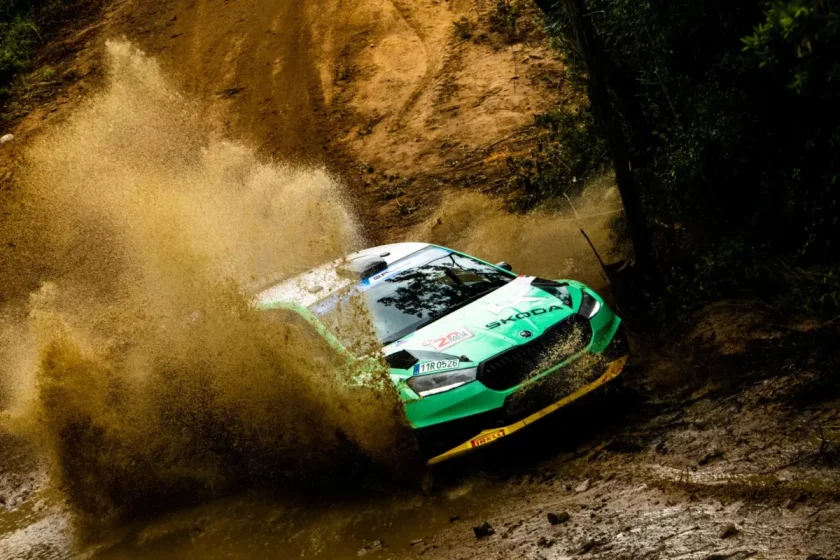 Andreas Mikkelsen a Škodával a WRC2-ben: visszatérés a középdöntőkbe