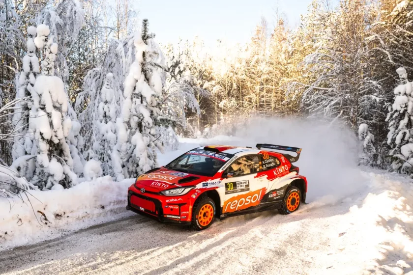 Magabiztosan az élre: A spanyol Toyota a WRC2-es bajnoki címért küzd