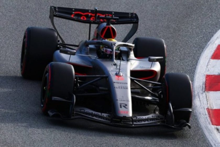 Sebesség és Verseny: Bahreini F1-es teszt első napja