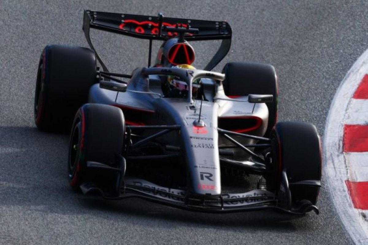 Sebesség és Verseny: Bahreini F1-es teszt első napja