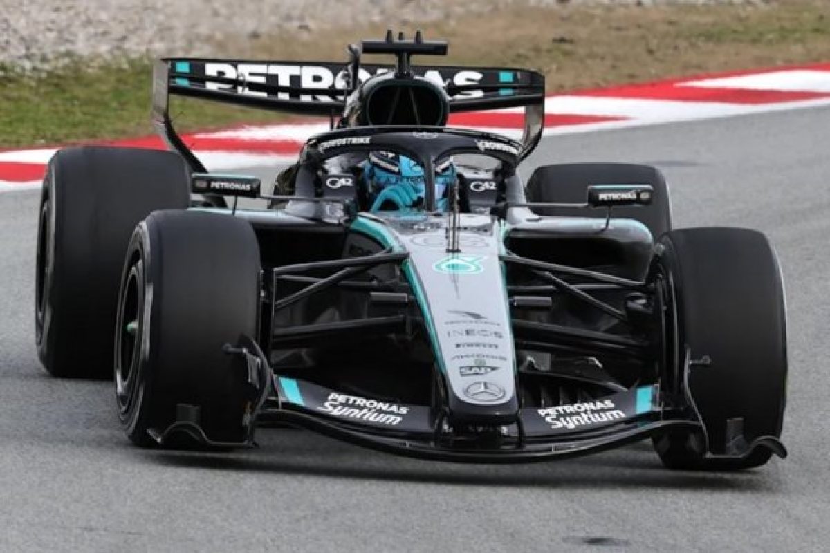 A boldogság kulcsai: Russell pozitív hozzáállása a kalandokhoz