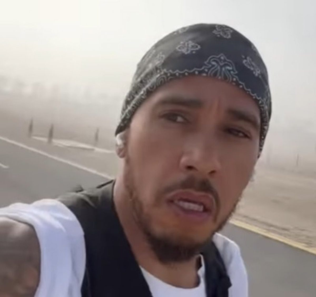 A kemény edzés alatt álló Hamilton: Egy videó bizonyíték