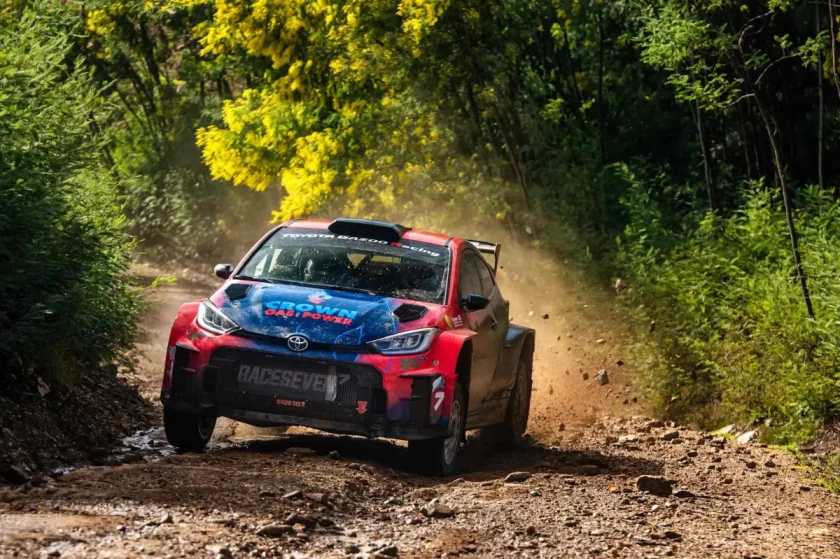 Greensmith áttért a Toyota színeiben – a régi Skodával búcsúzó versenyző