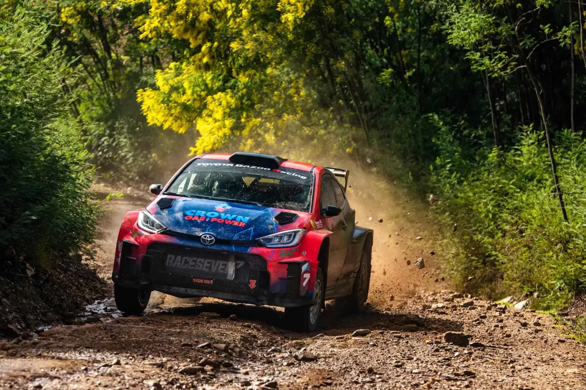 Greensmith áttért a Toyota színeiben – a régi Skodával búcsúzó versenyző