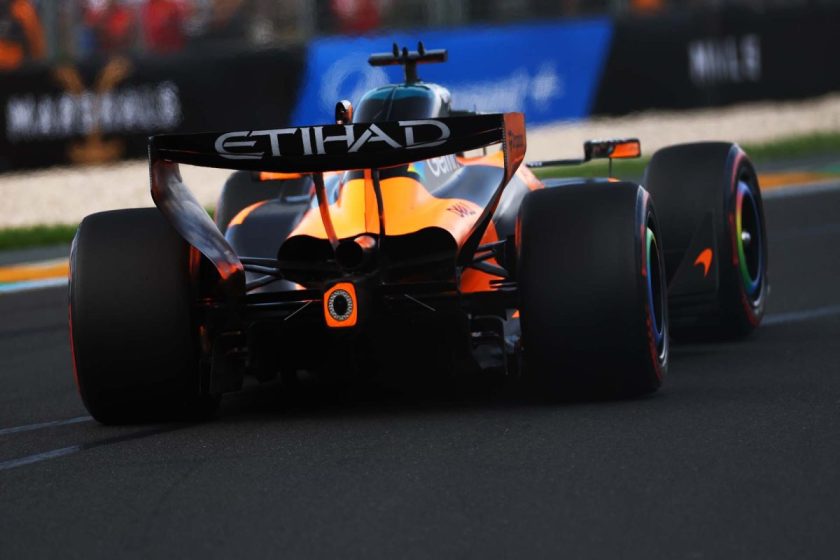 Káosz a rajt előtt: Piastri törést okozott a McLarennel a rajtrácson