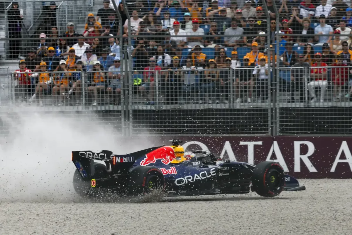 A Mercedes dominanciája és Verstappen balszerencséje az év első F1-es időmérőjén
