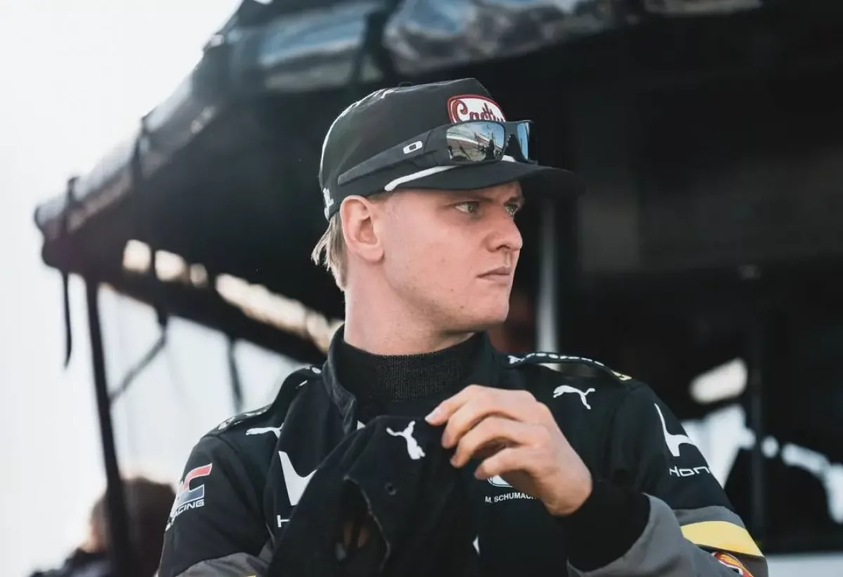 Az érzelmek felszínre törtek Schumacher kiesése után: „Nagyon kellett volna ez a verseny”