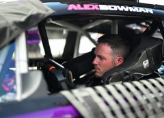 Alex Bowman Vertigóval Diagnosztizálták, Kihagyja a NASCAR Cup Phoenixi Futamát